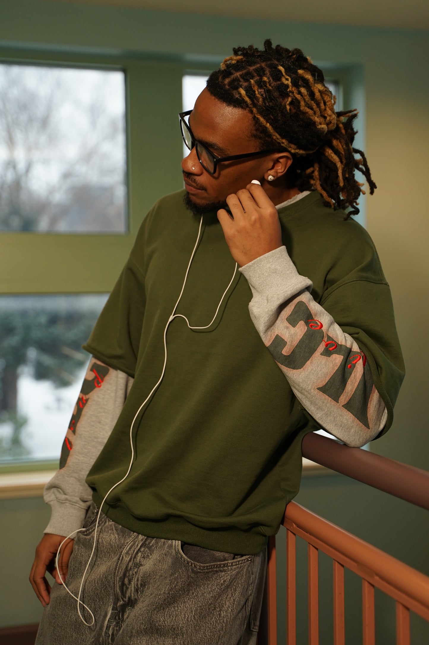 DOUBLE LAYERED SWEATSHIRT